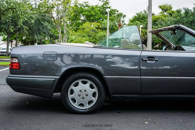 Used 1995 Mercedes-Benz E 320 Convertible image 10