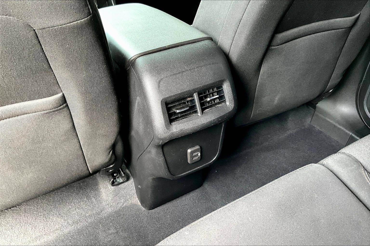 Used 2020 Chevrolet Equinox LT FWD image 9