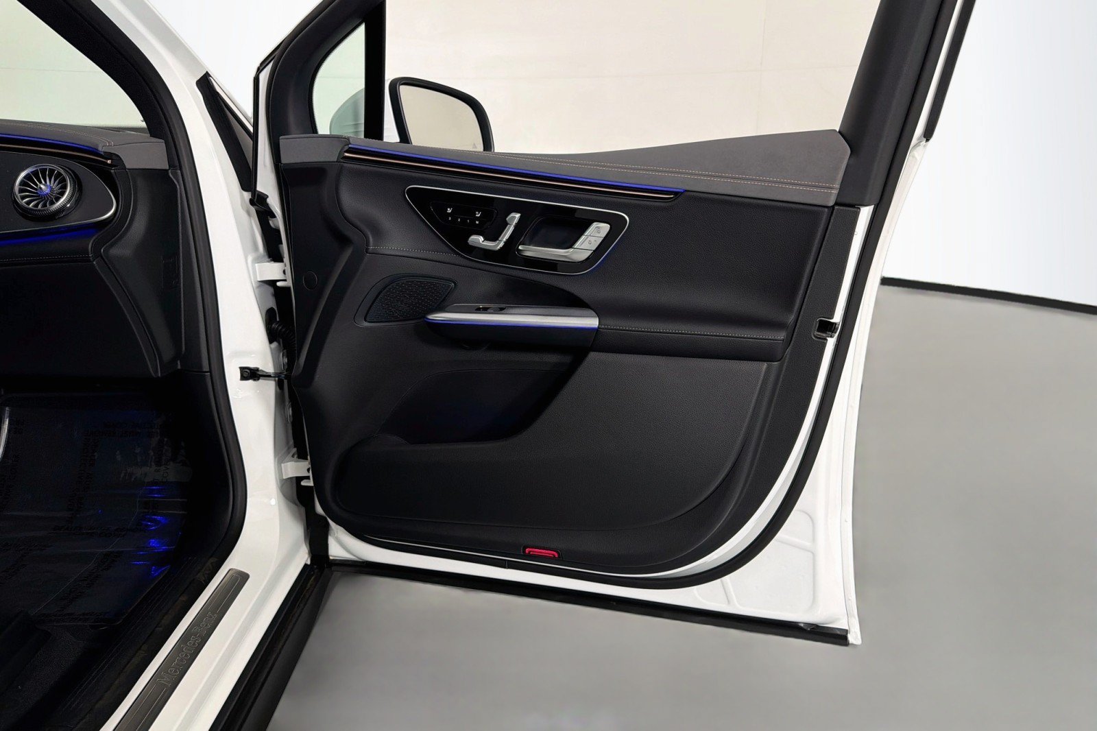 New 2027 Mercedes-Benz EQE 320+ SUV image 22
