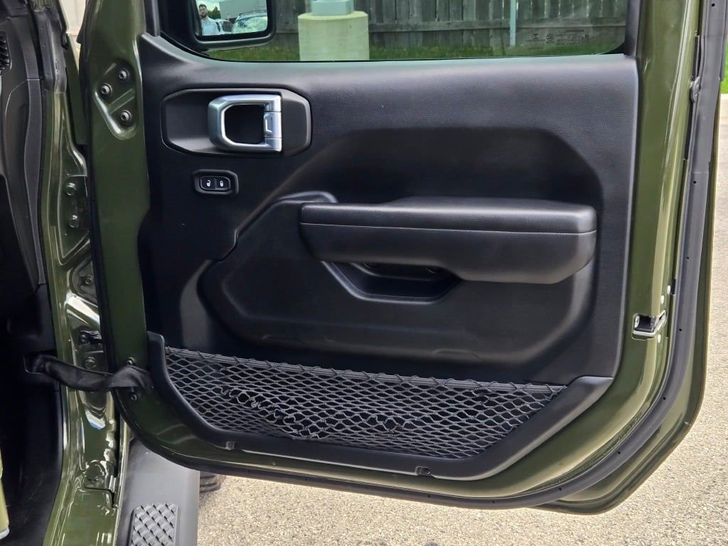 Used 2021 Jeep Gladiator Willys image 4