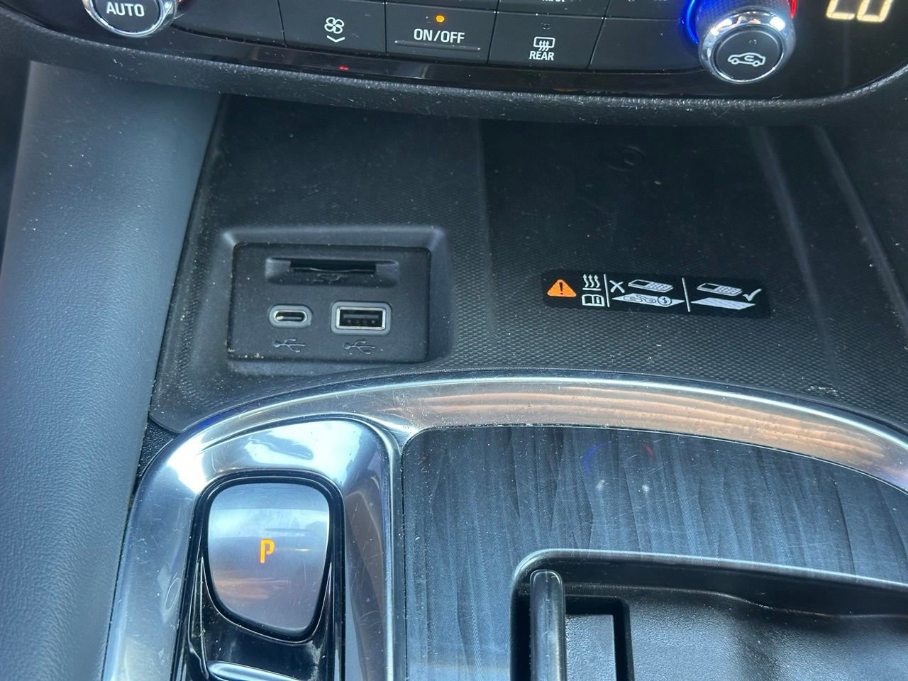 Used 2023 Buick Enclave Essence w/ Sport Touring Edition image 39