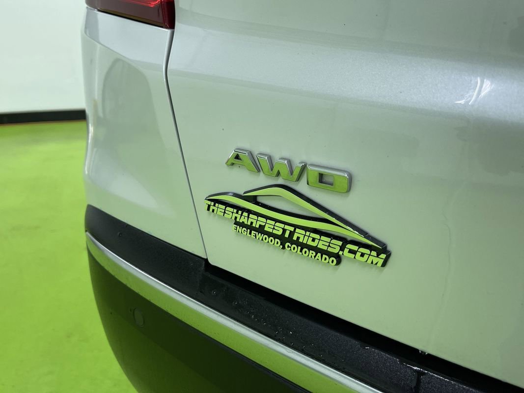 Used 2017 Cadillac XT5 Luxury w/ Driver Awareness Package image 15