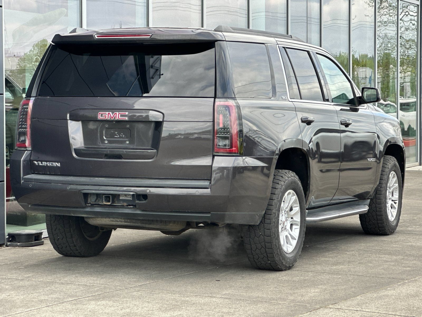 Used 2015 GMC Yukon SLT AWD/4WD image 3