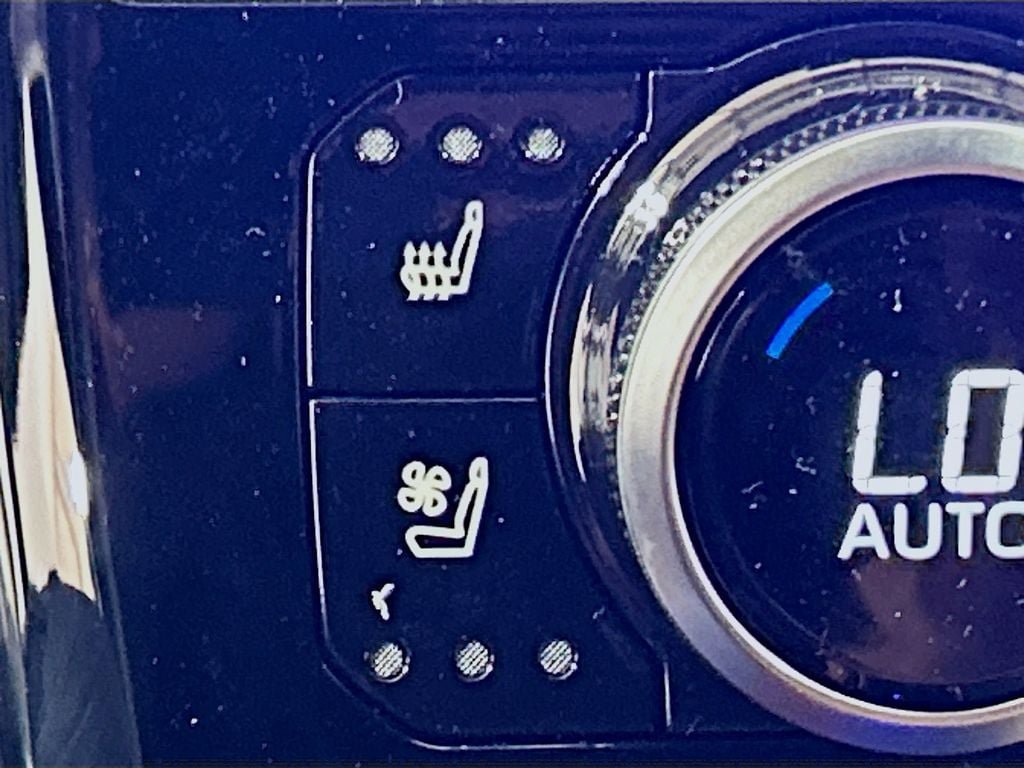 New 2026 Toyota Highlander Platinum AWD/4WD image 19