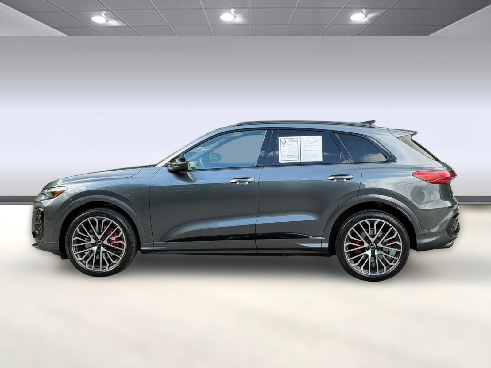 Used 2025 Audi SQ5 Prestige AWD/4WD image 2