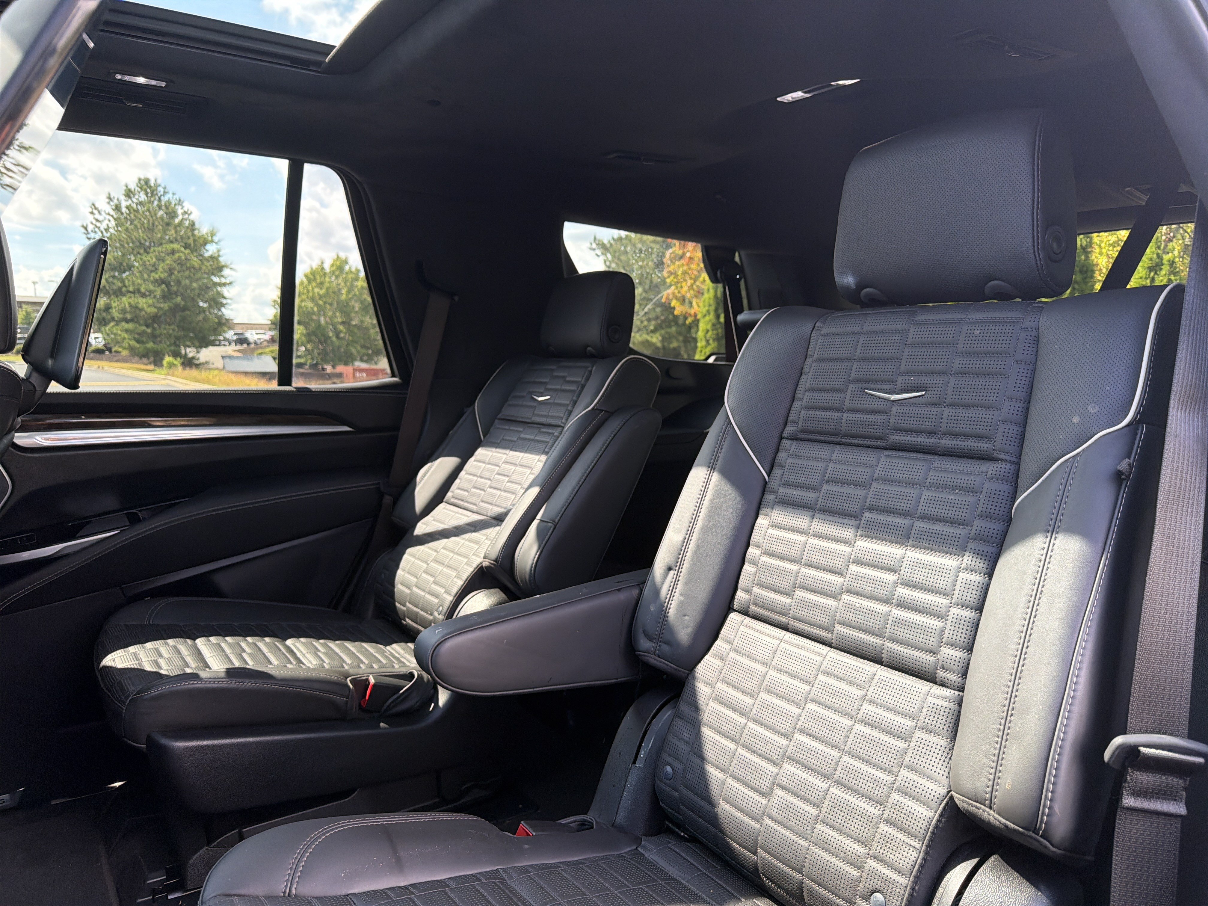 Used 2026 Cadillac Escalade Platinum Sport AWD/4WD image 9