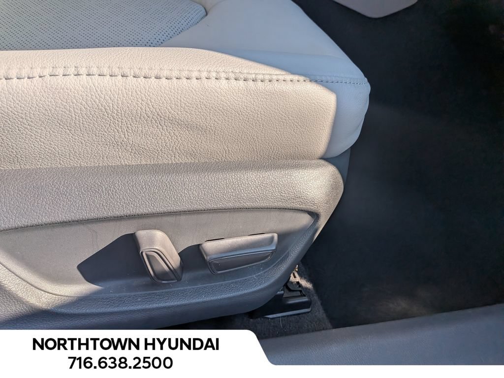 Used 2019 Toyota Camry XSE FWD image 36