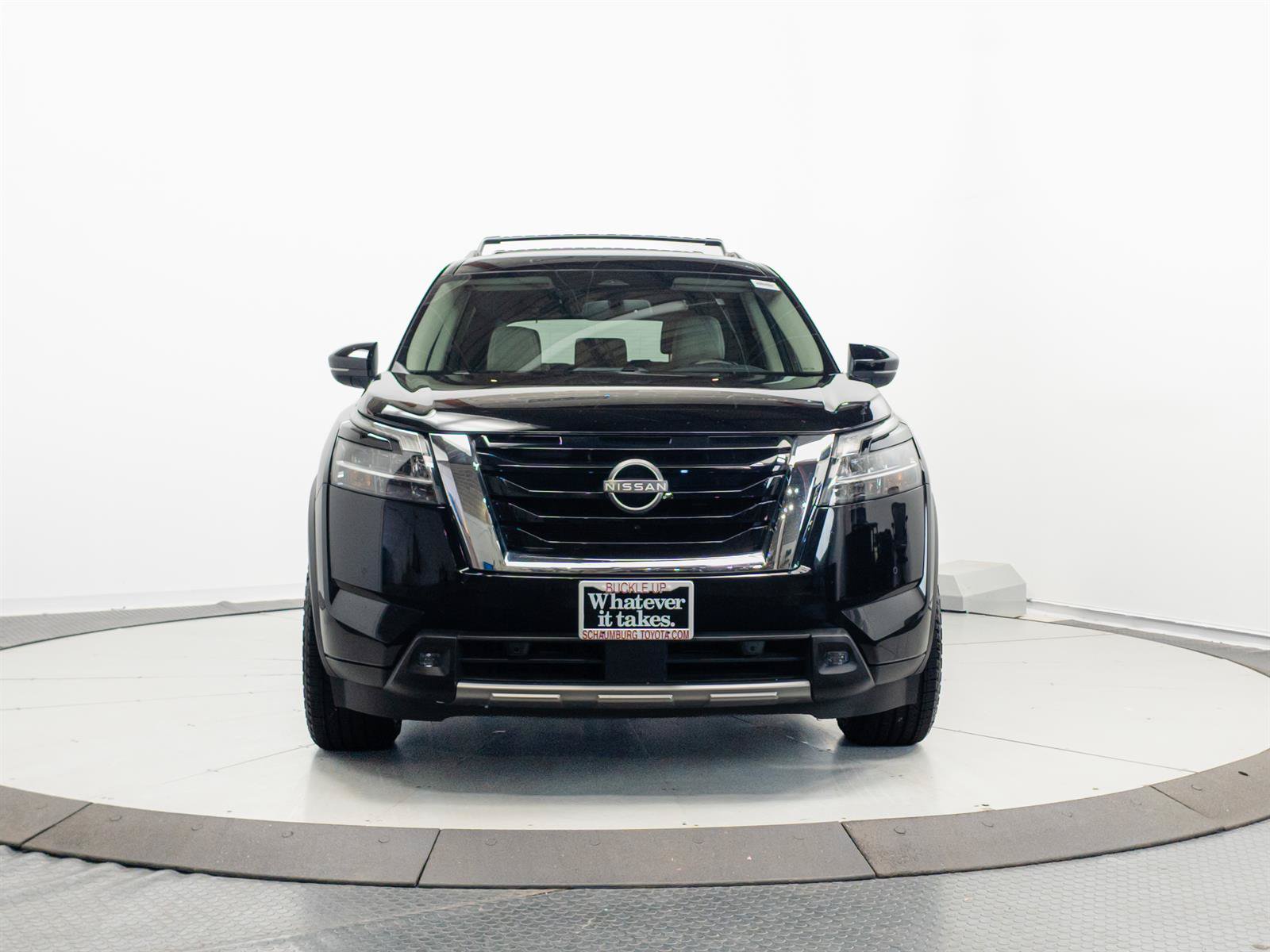 Used 2022 Nissan Pathfinder SL AWD/4WD image 2