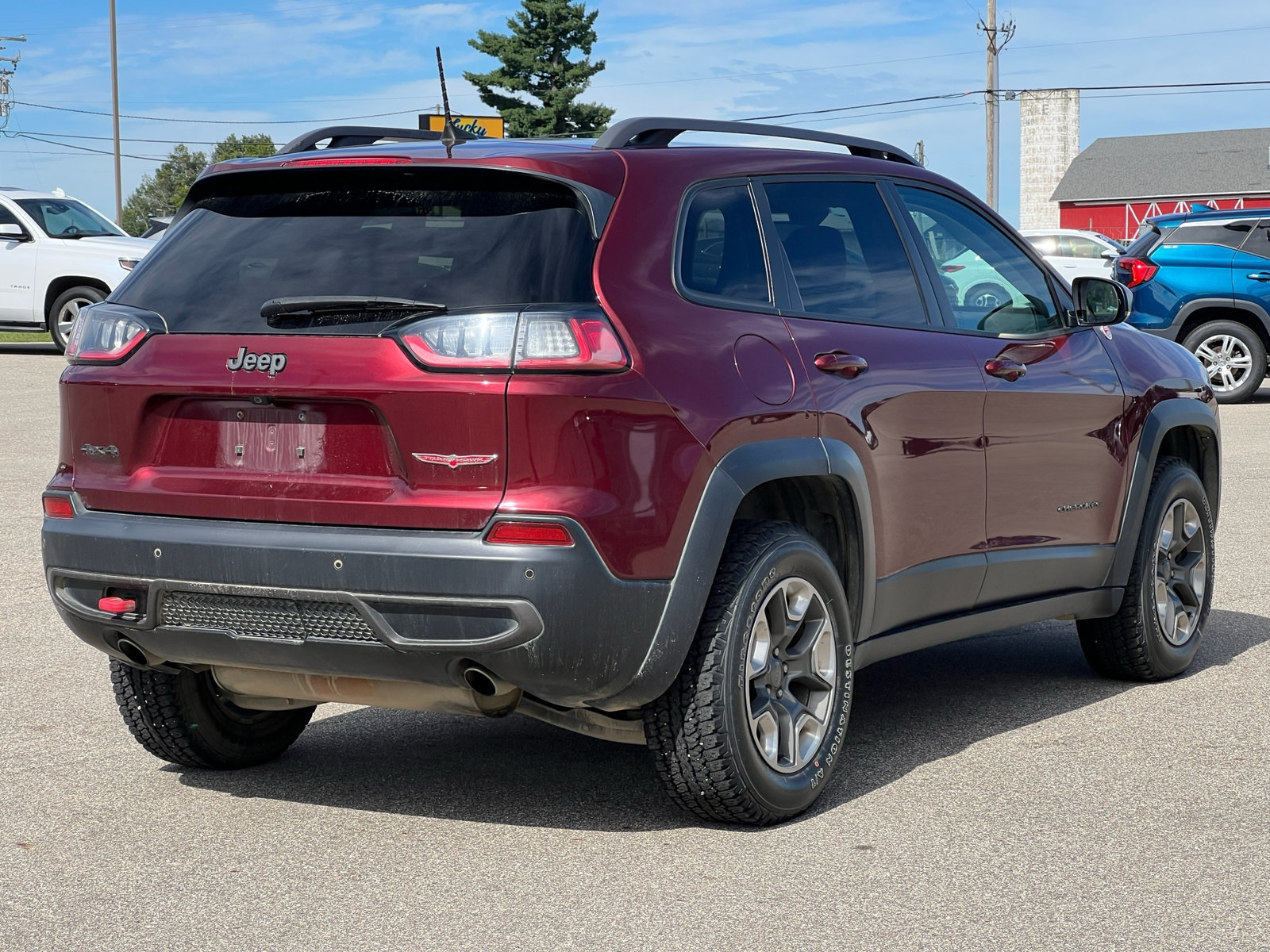 Used 2019 Jeep Cherokee Trailhawk AWD/4WD image 14