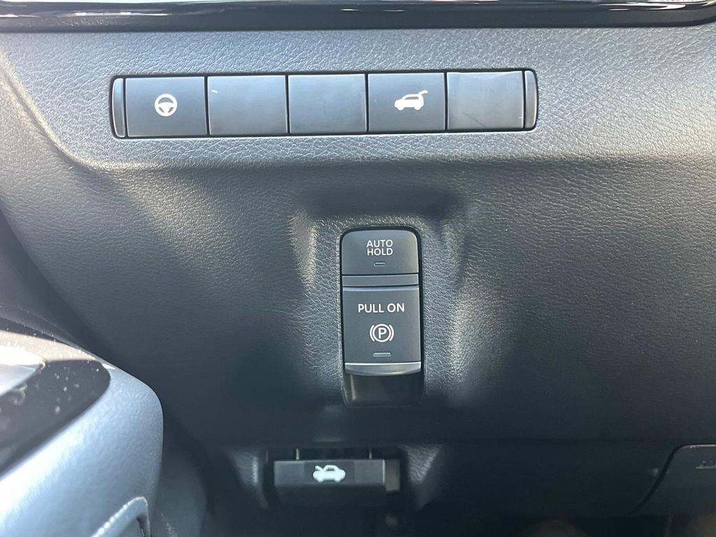 Certified 2025 Nissan Murano SV image 41