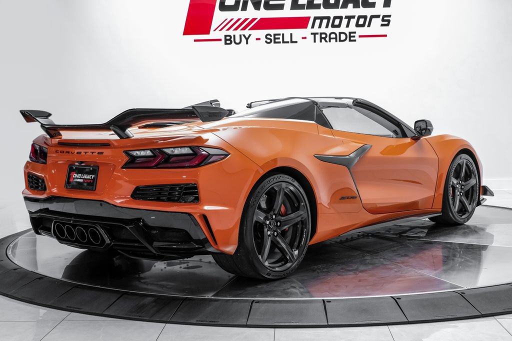 Used 2023 Chevrolet Corvette Z06 w/ Z07 Performance Package RWD image 10