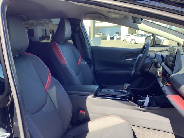 Used 2025 Toyota Prius XSE image 35