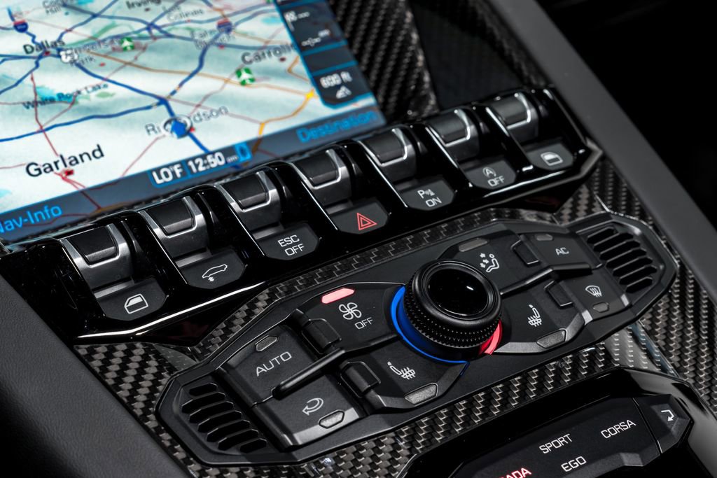 Used 2018 Lamborghini Aventador S image 27