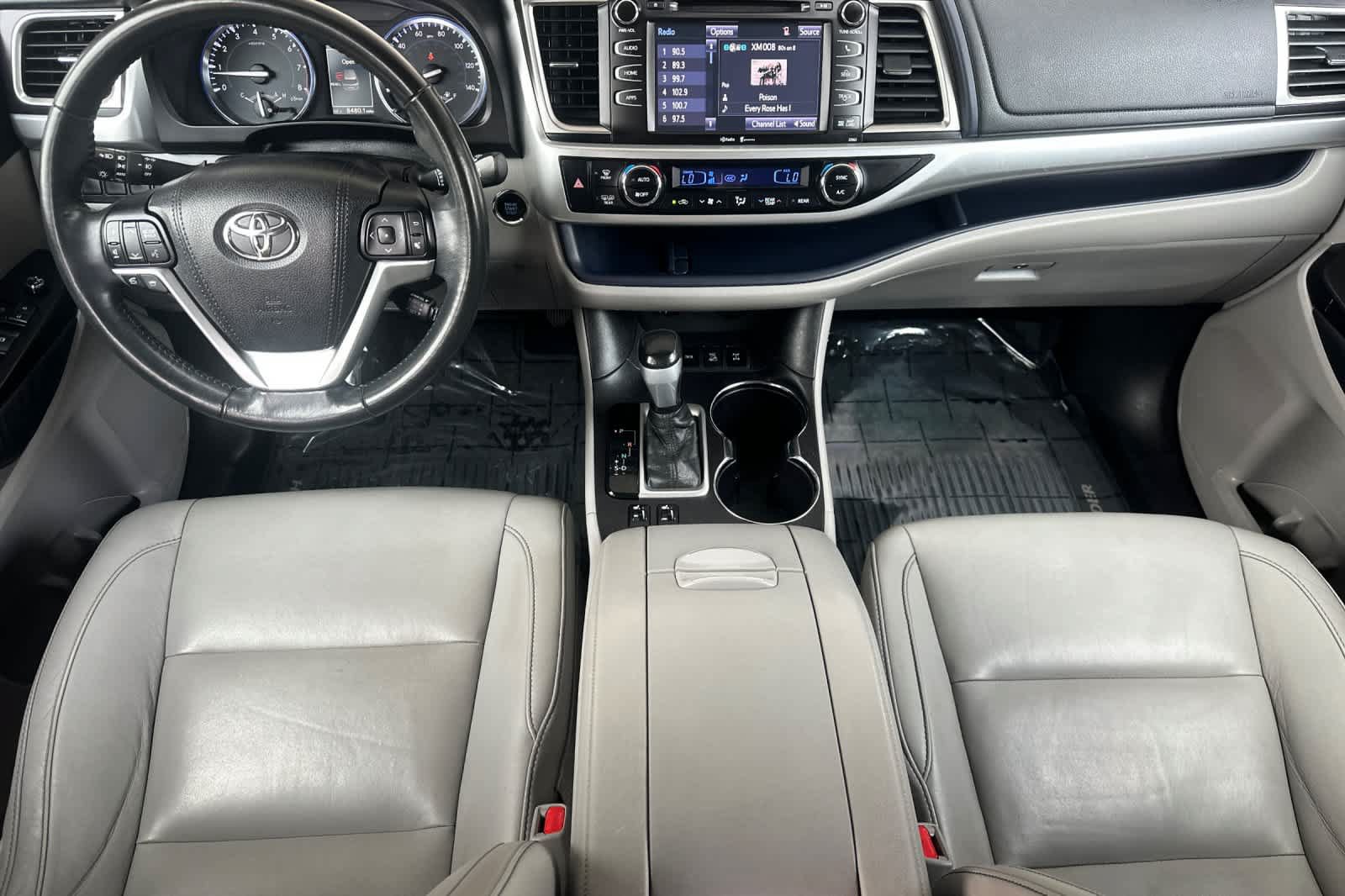 Used 2015 Toyota Highlander XLE AWD/4WD image 3