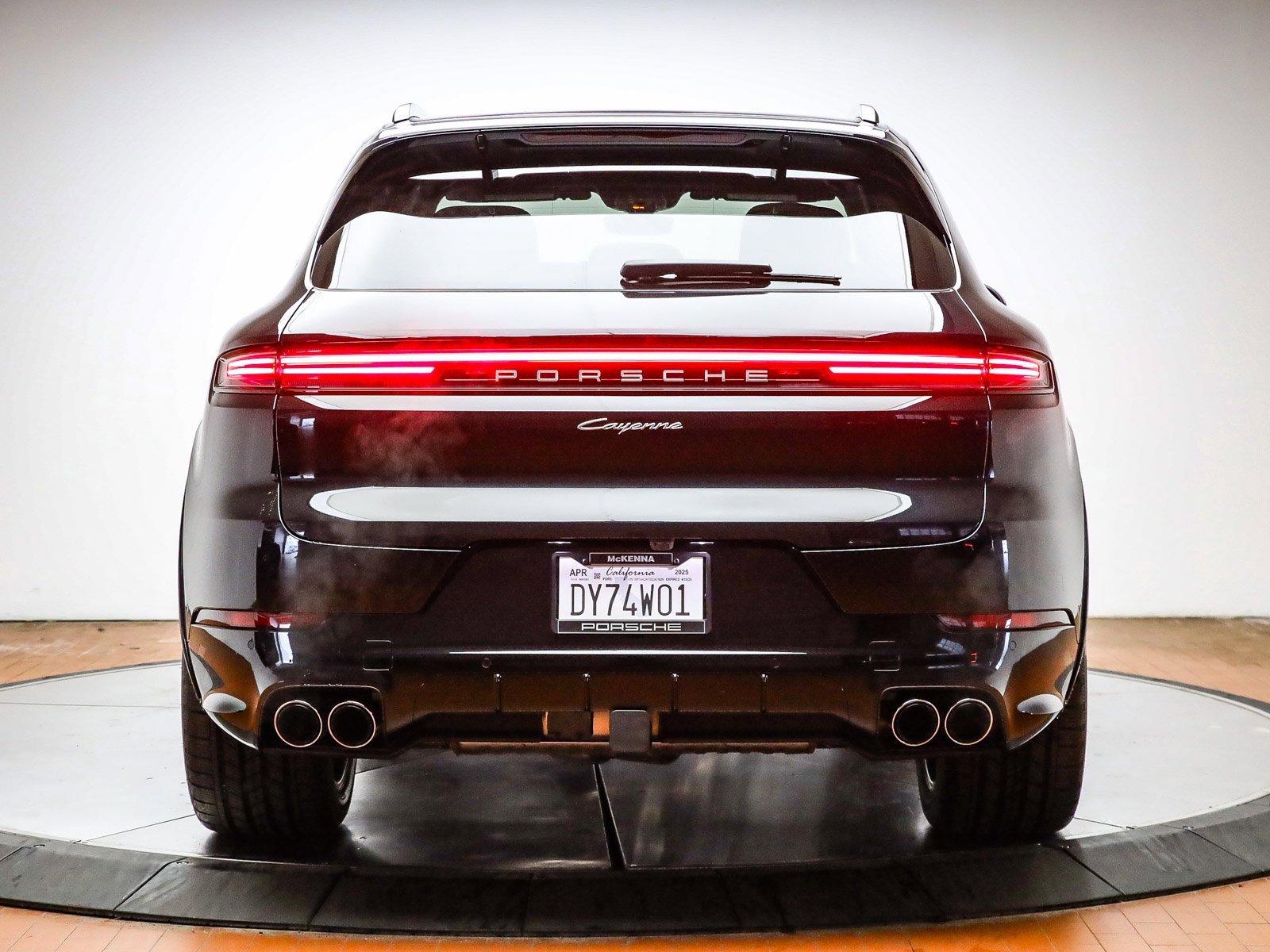 Used 2025 Porsche Cayenne image 6