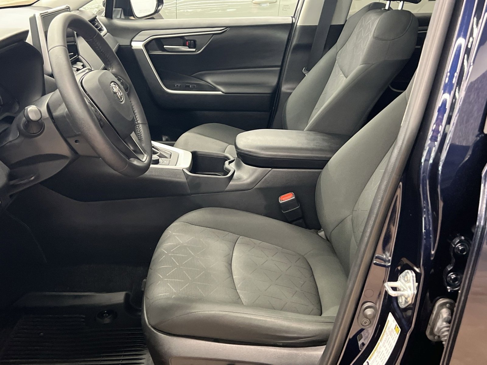 Used 2024 Toyota RAV4 XLE w/ Convenience Package image 12