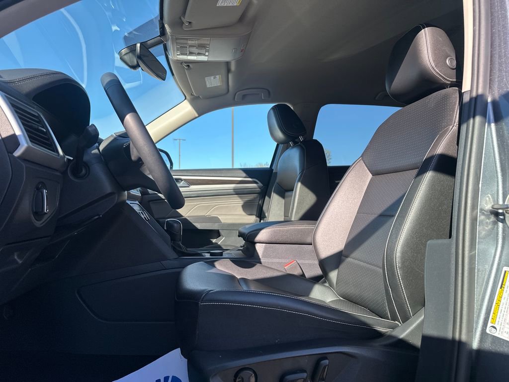 Certified 2023 Volkswagen Atlas SE AWD/4WD image 3
