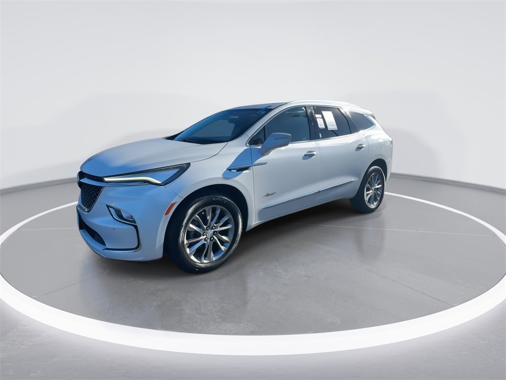 Used 2022 Buick Enclave Avenir image 4