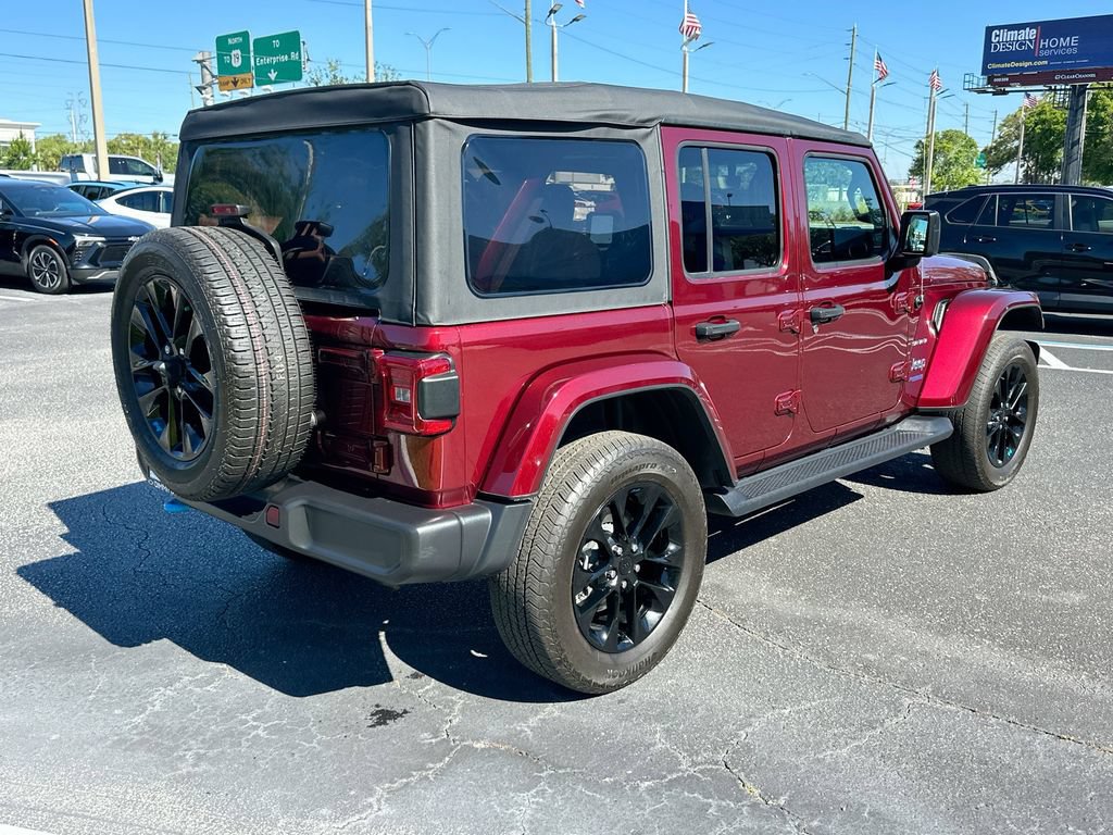 Used 2022 Jeep Wrangler Unlimited Sahara w/ Cold Weather Group AWD/4WD image 5