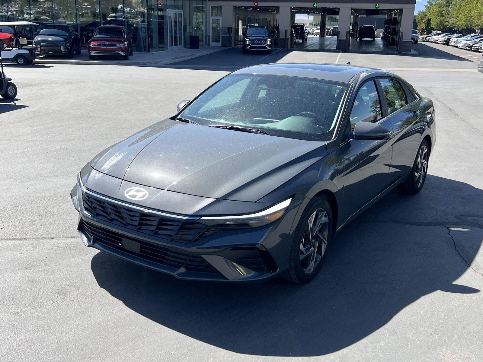 Certified 2026 Hyundai Elantra Limited FWD image 10