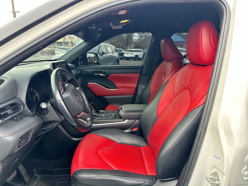 Used 2021 Toyota Highlander XSE image 8