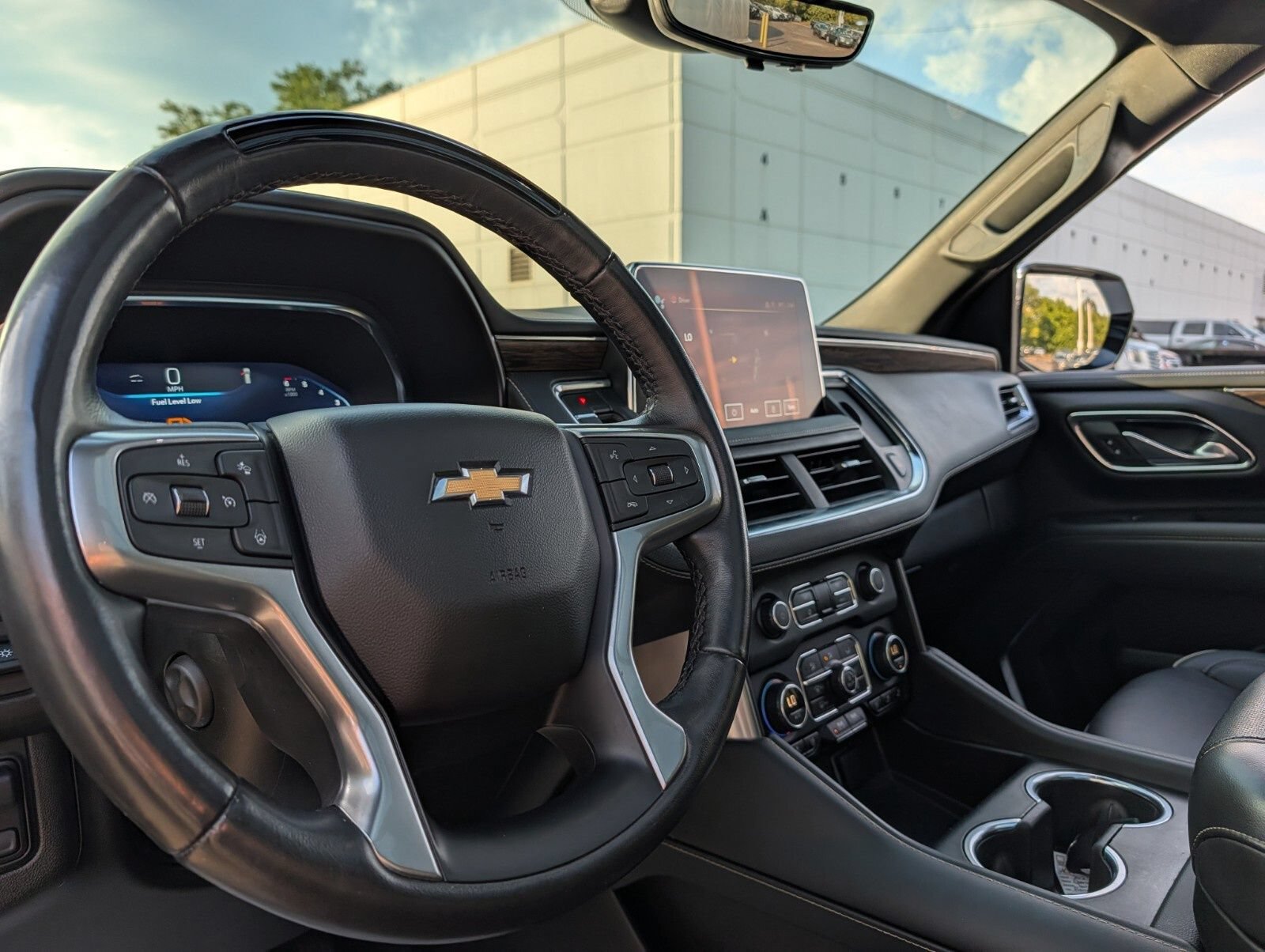 Used 2023 Chevrolet Tahoe Premier w/ Advanced Technology Package AWD/4WD image 37
