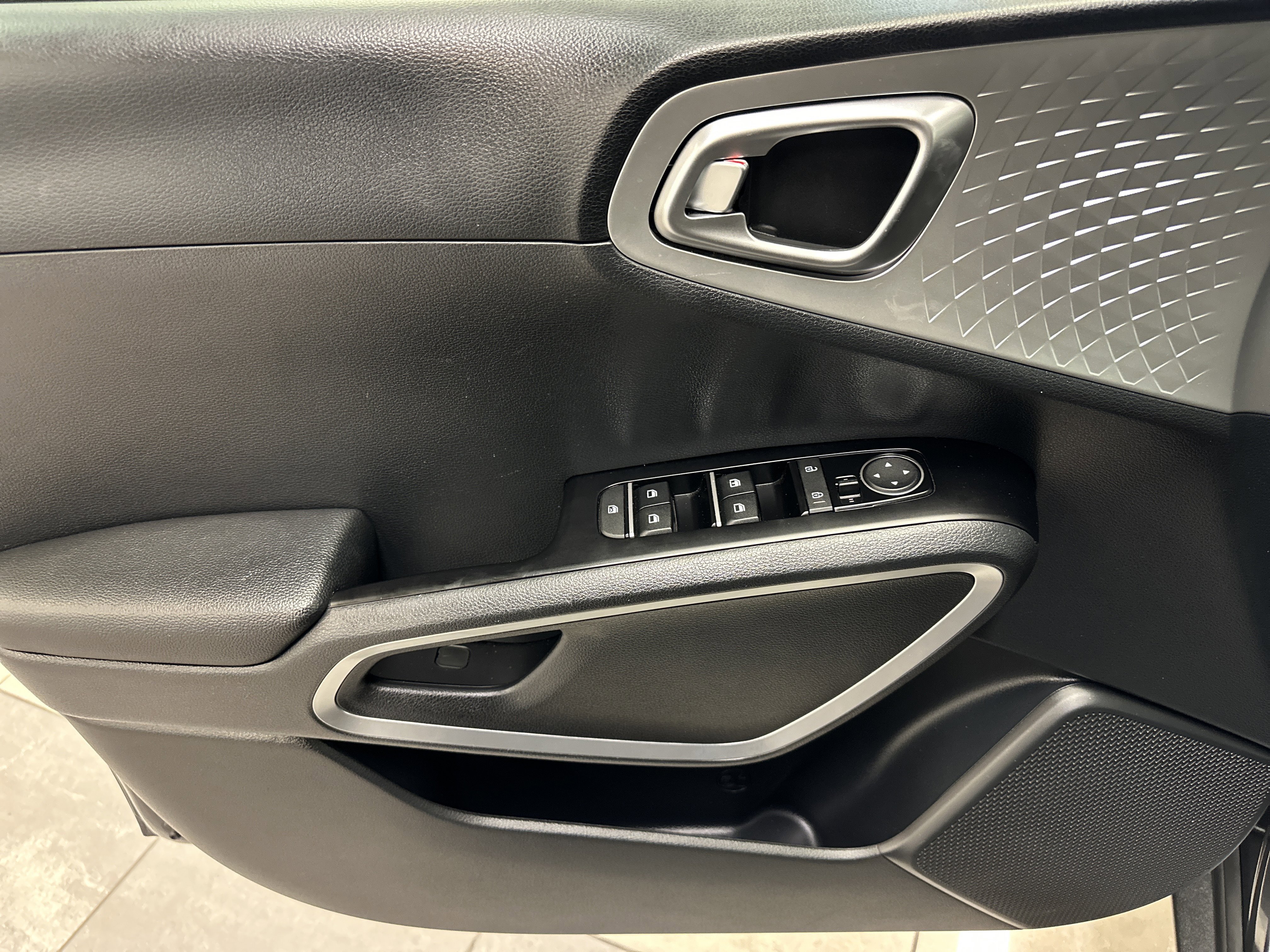 Used 2022 Kia Soul LX w/ Technology Package image 19