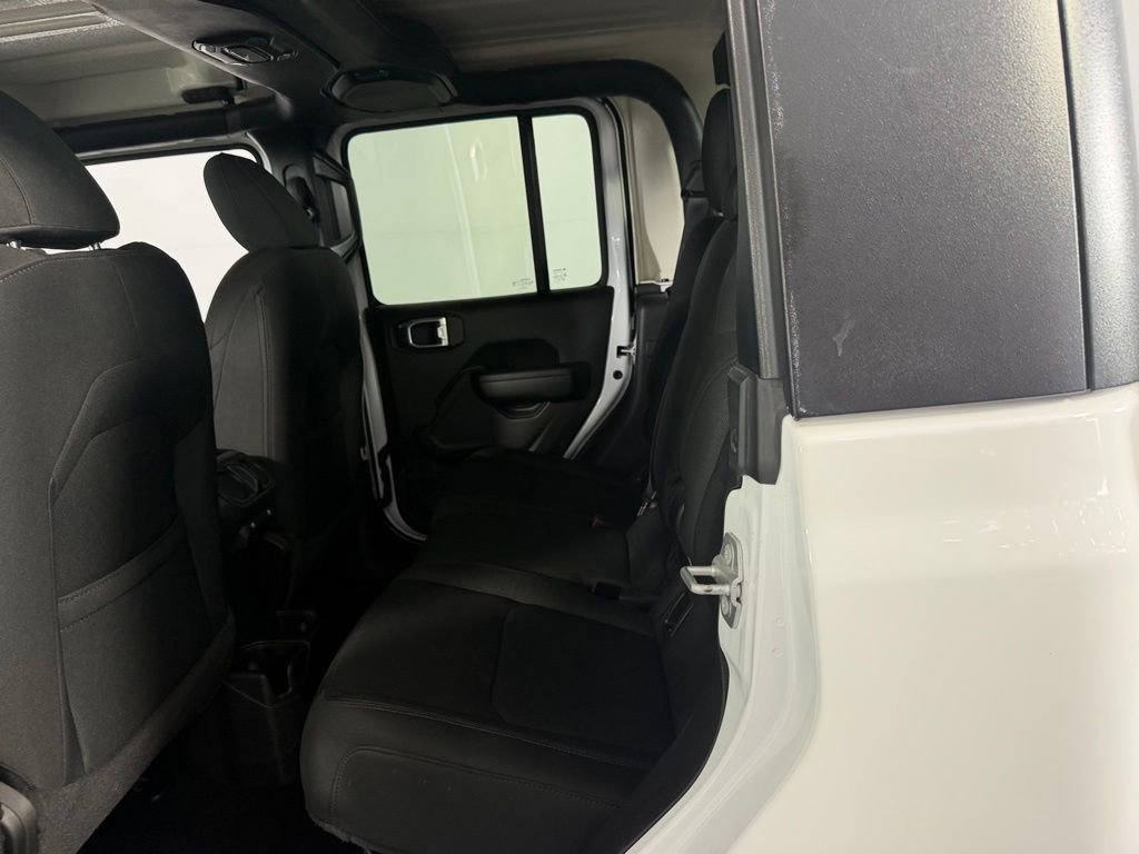 Certified 2022 Jeep Gladiator Willys image 27
