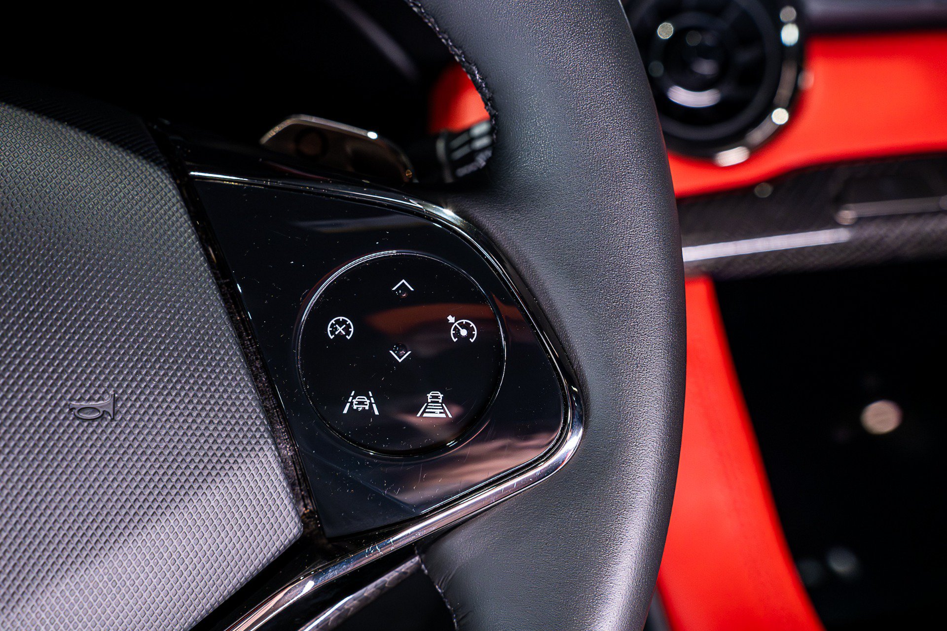 Used 2025 Karma Revero Luxury RWD image 42