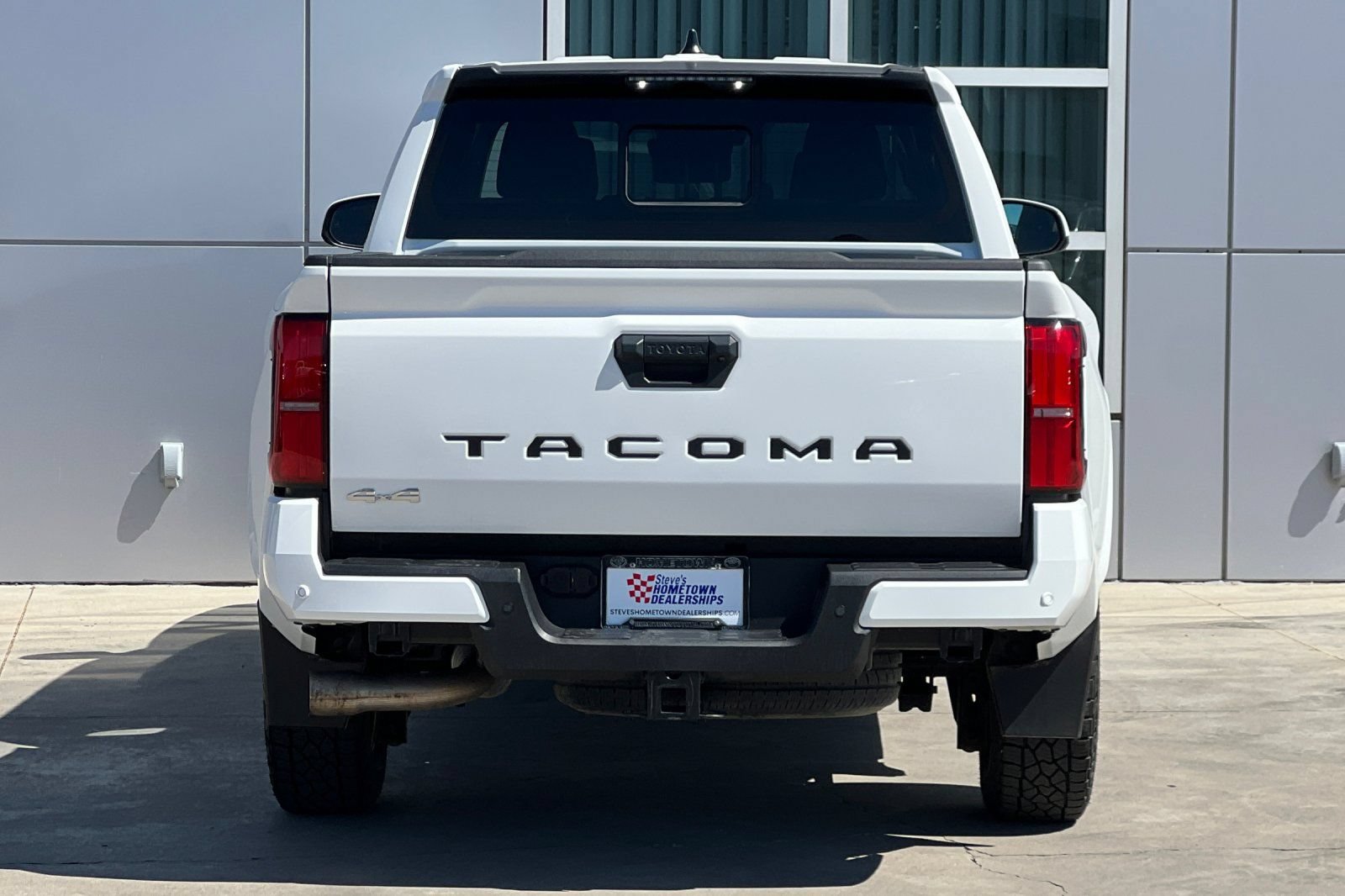 Certified 2024 Toyota Tacoma SR5 AWD/4WD image 5