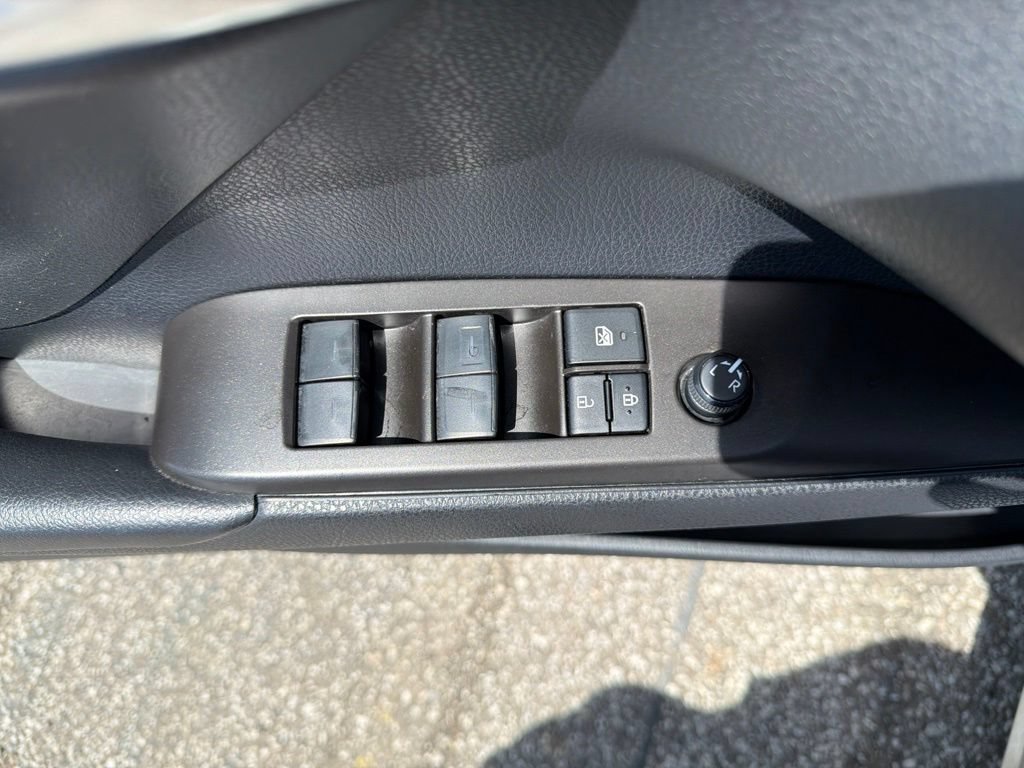 Used 2023 Toyota Camry SE FWD image 18