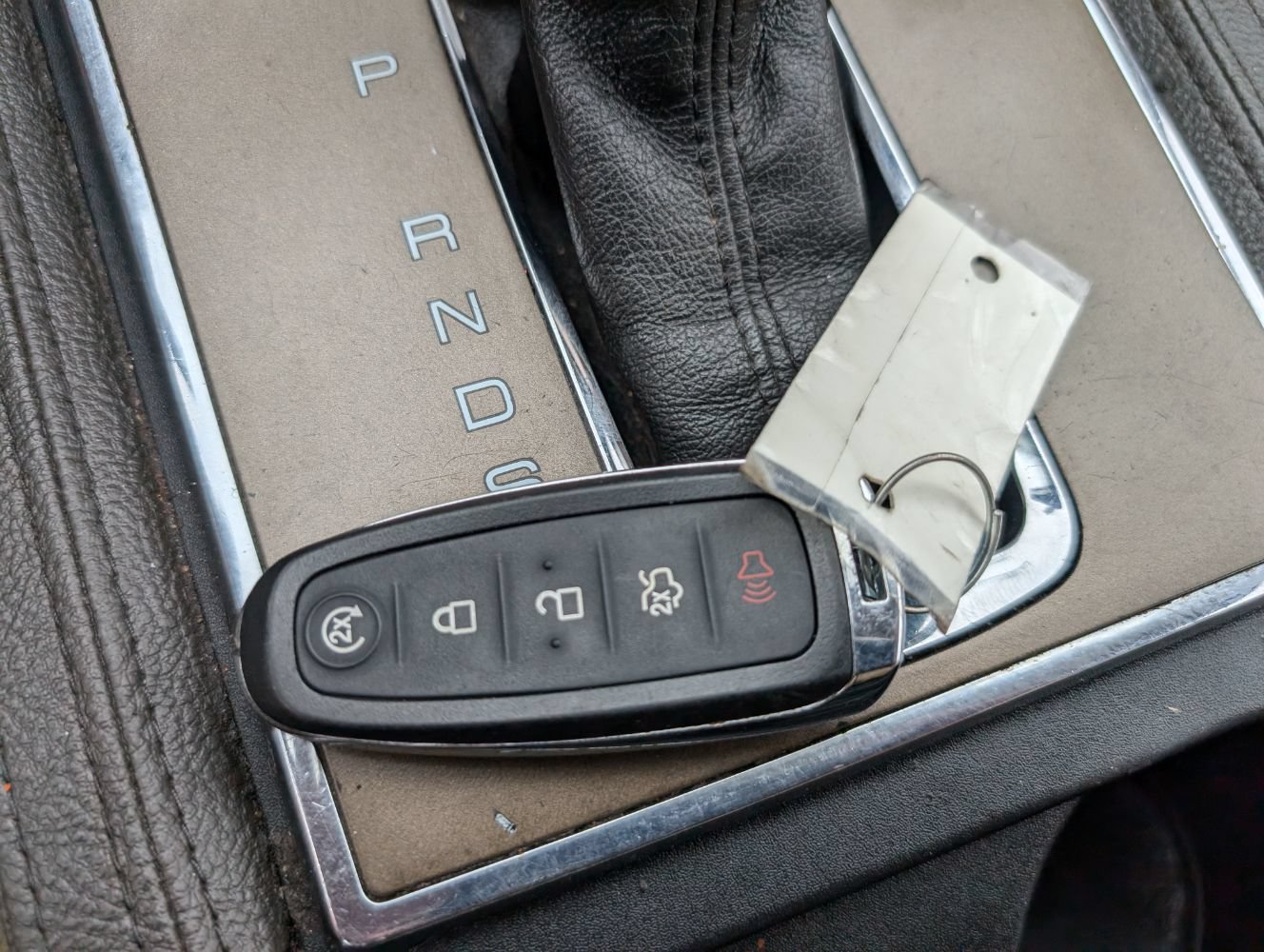 Used 2013 Lincoln MKX AWD image 24