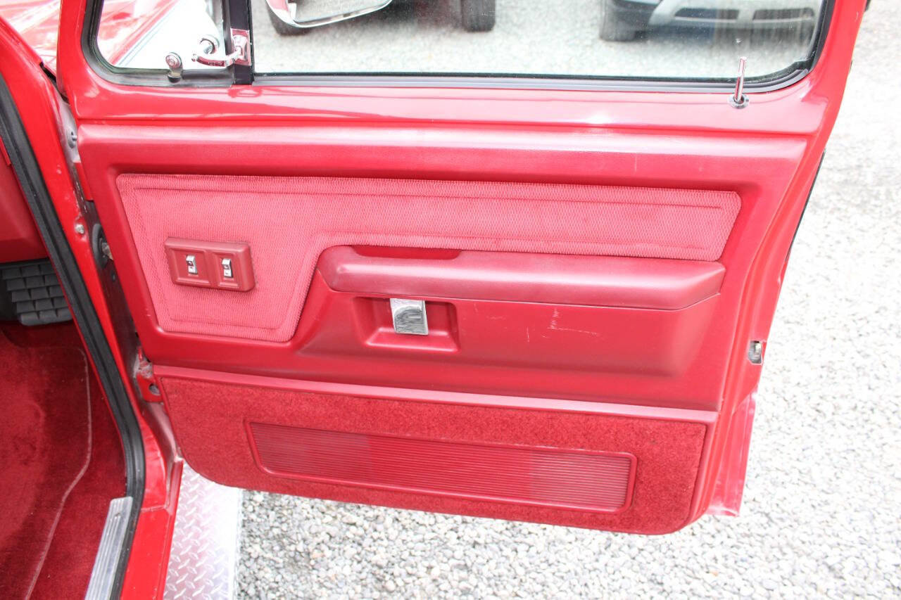 Used 1992 Dodge D/W Truck 150 image 19