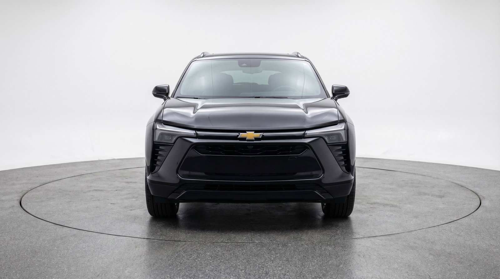 Used 2025 Chevrolet Blazer LT FWD image 2