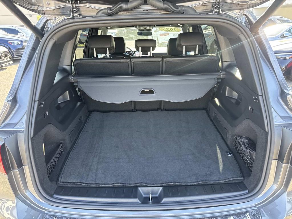 Used 2025 Mercedes-Benz GLB 250 image 8