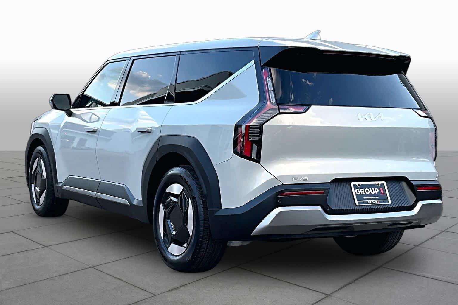 Used 2026 Kia EV9 Light RWD image 11