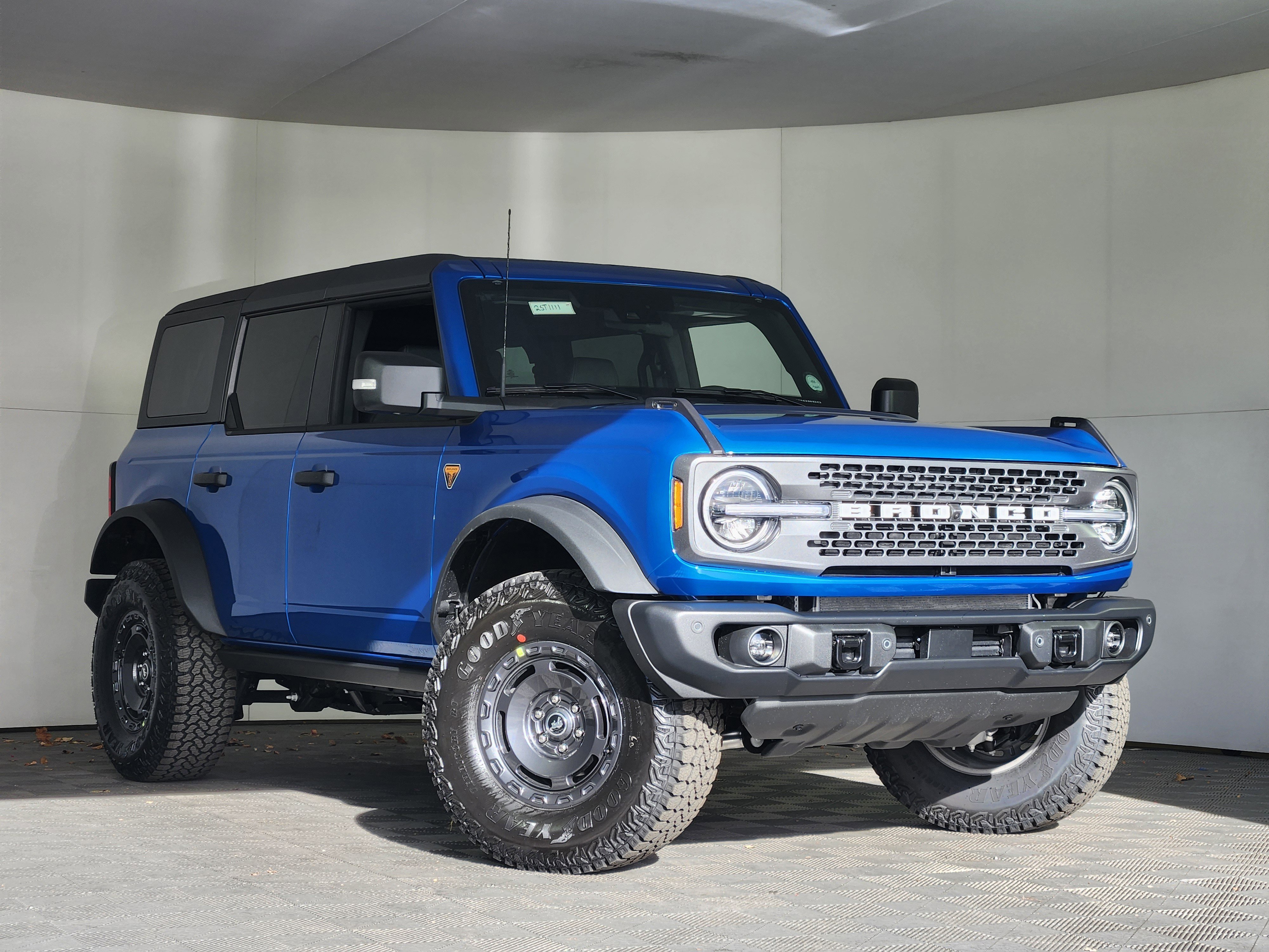 New 2025 Ford Bronco Badlands image 1