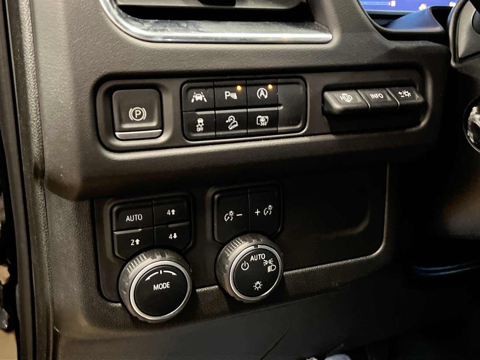 Used 2023 Chevrolet Tahoe High Country w/ LPO, Illumination Package AWD/4WD image 28