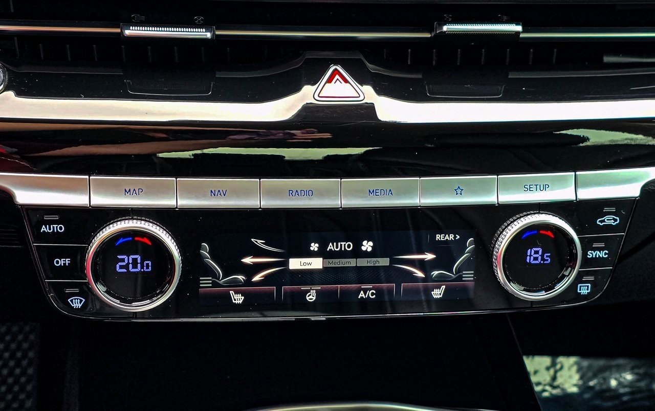 Used 2023 Genesis G80 2.5T image 23