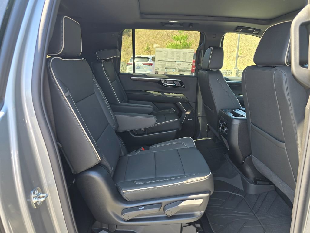 New 2026 Chevrolet Suburban Premier w/ Sun And Tow Package AWD/4WD image 25