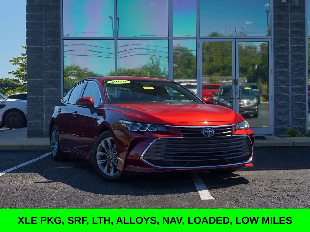 Used 2019 Toyota Avalon XLE FWD image 1