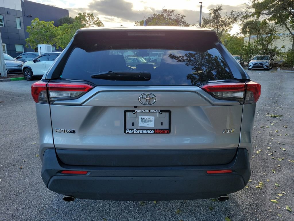 Used 2019 Toyota RAV4 XLE image 7