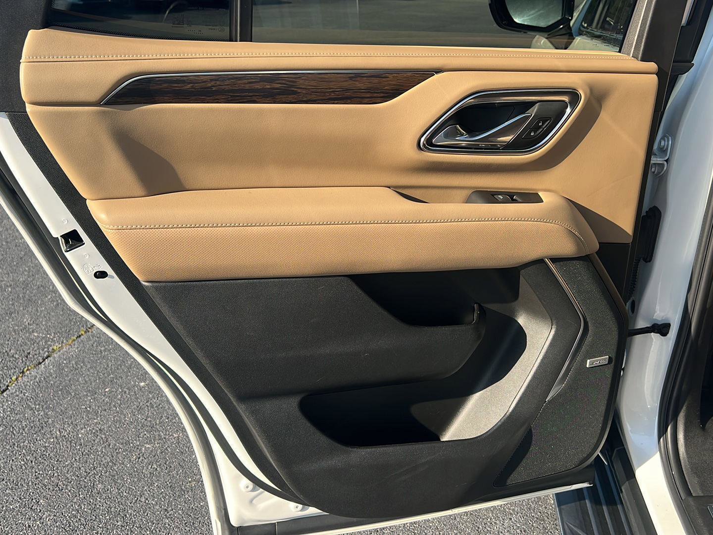 Used 2023 Chevrolet Tahoe Premier AWD/4WD image 19