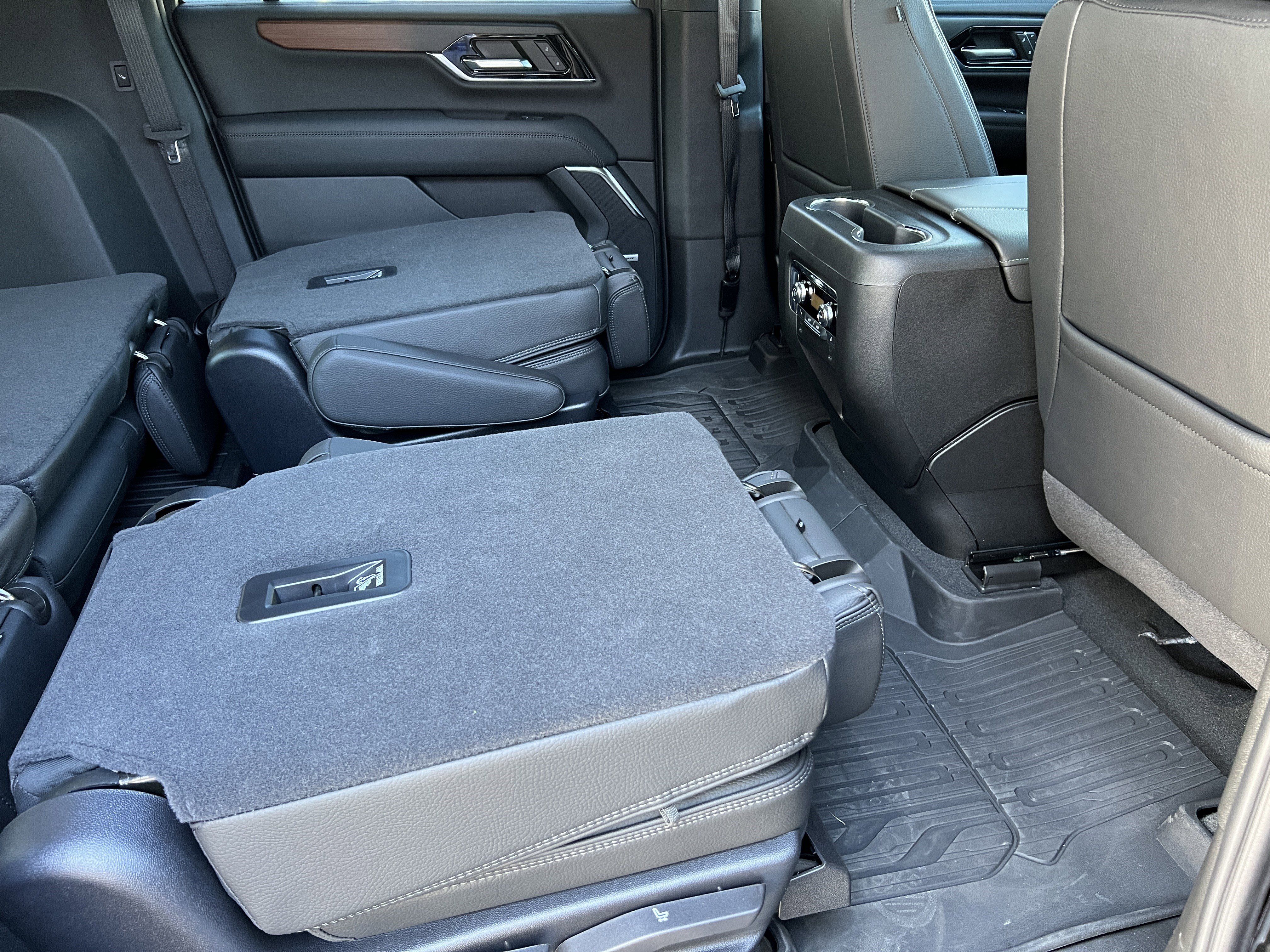 Used 2025 GMC Yukon XL Denali image 27