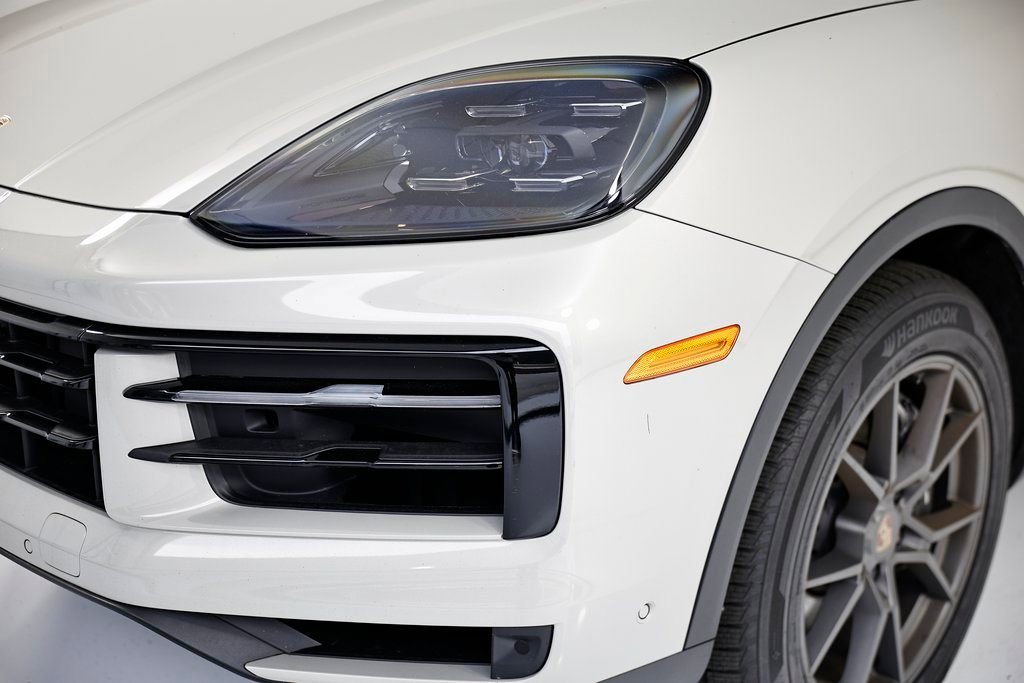 Certified 2025 Porsche Cayenne AWD/4WD image 11