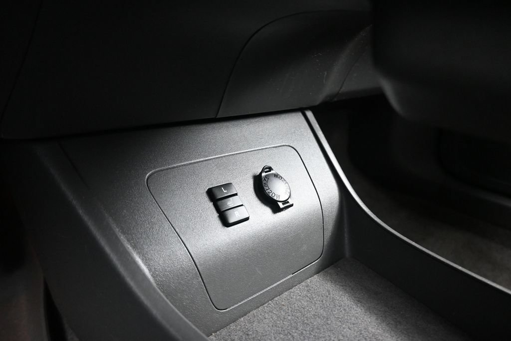 Used 2011 Toyota Prius Five w/ Advanced Technology Pkg FWD image 20