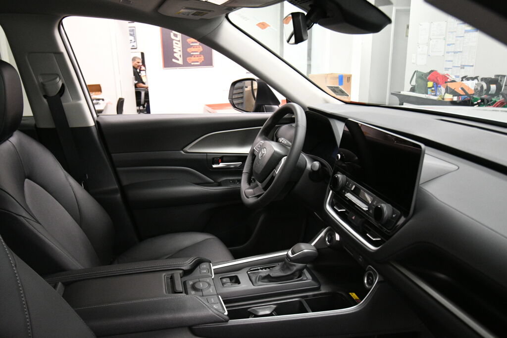 Certified 2025 Toyota Grand Highlander AWD image 33