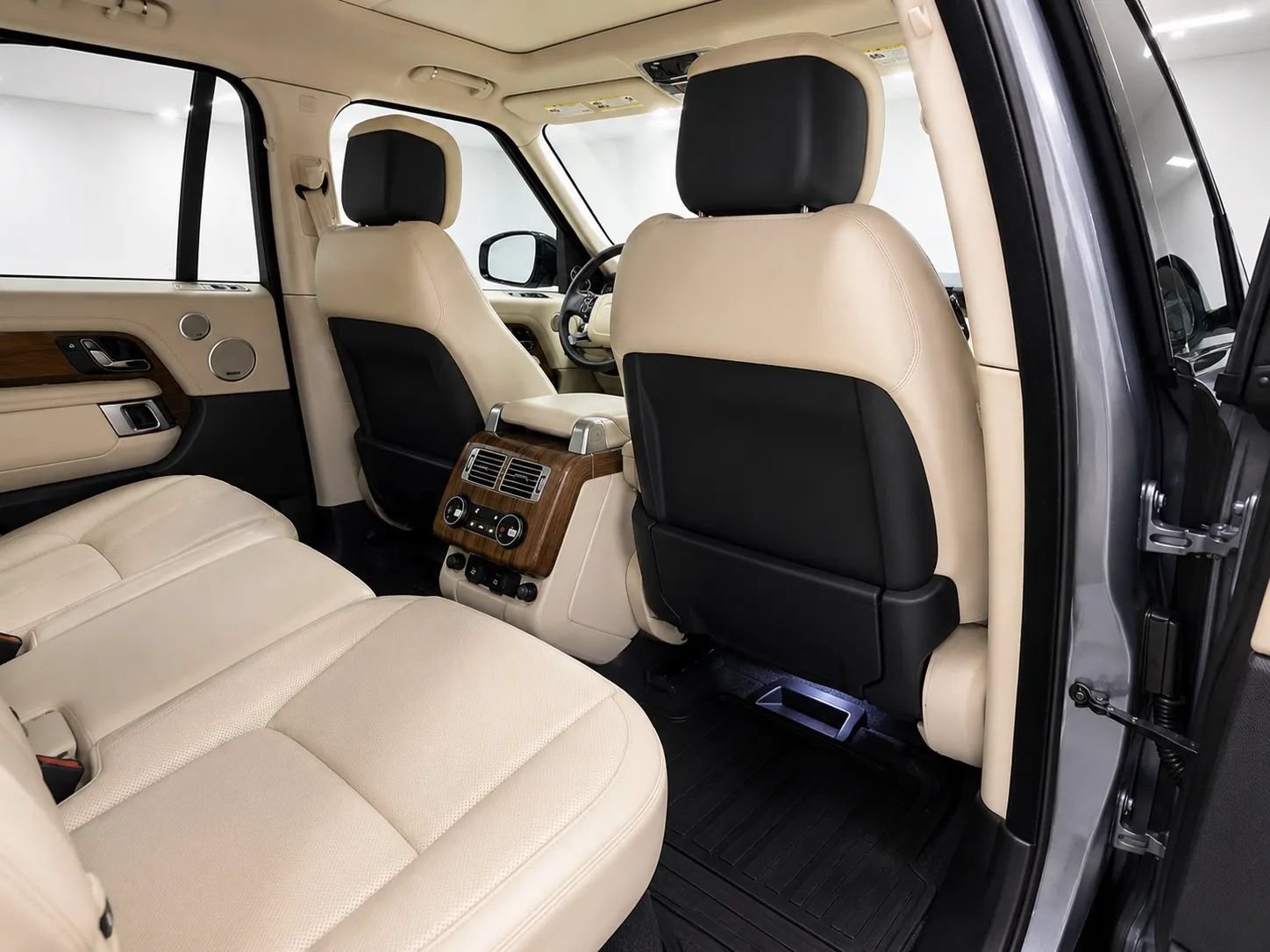 Used 2019 Land Rover Range Rover Supercharged AWD/4WD image 15