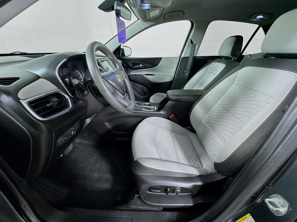Used 2019 Chevrolet Equinox LS w/ LS Convenience Package AWD/4WD image 23