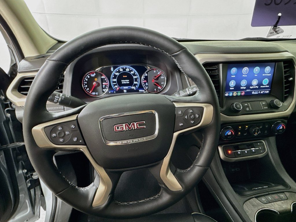 Used 2023 GMC Acadia Denali w/ Denali Ultimate Package FWD image 11